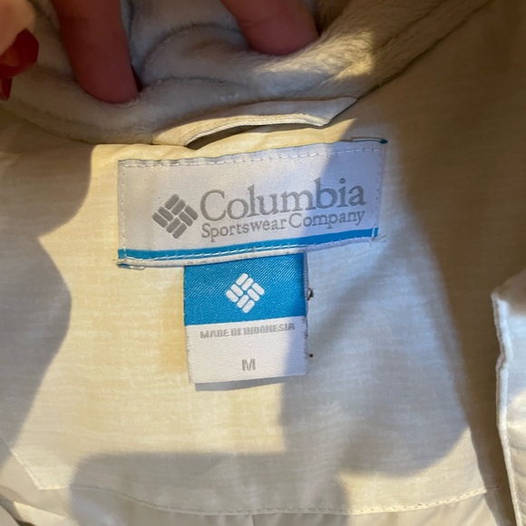 Cream Columbia jacket - Picture 3 of 4
